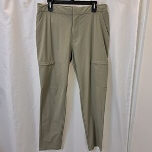 Men's FLX  Casual Cargo Pants in Greenish/beige Relaxed 4 Way Stretch EUC